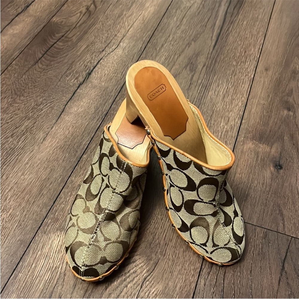 Coach Felicity signature clog in khaki with a wooden heel